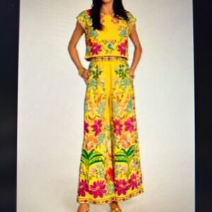 NWT Elizabeth James The Label Presley Pant in Tapestry Yellow Size Medium